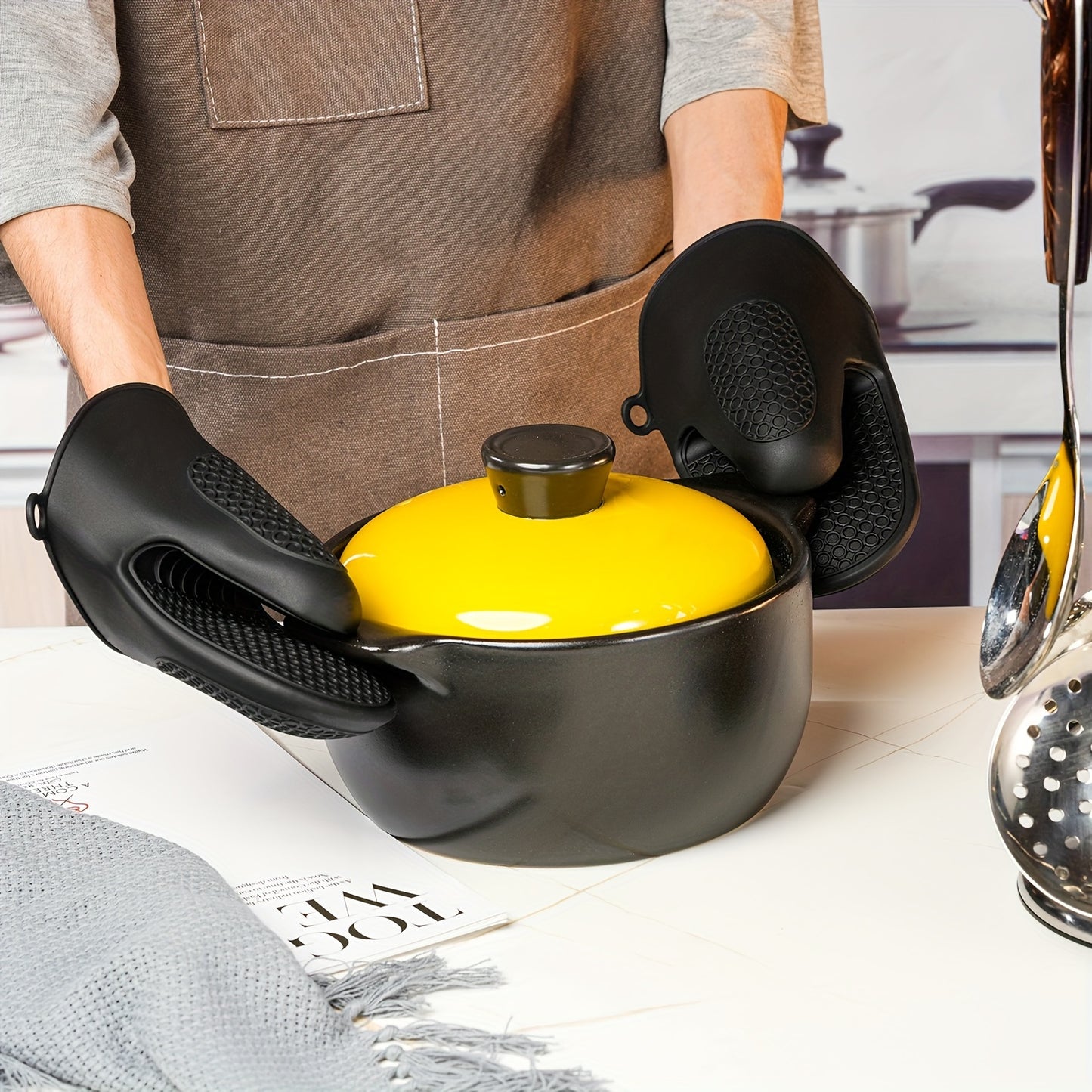 2pcs Silicone Oven Mitts - Heat Resistant BBQ Gloves for Cooking, Baking & Grilling, Non-Slip Grip with Honeycomb Pattern, Black, Red, Purple, Available in Packs of 2, Kitchen Safety Gloves | Textured Kitchenware